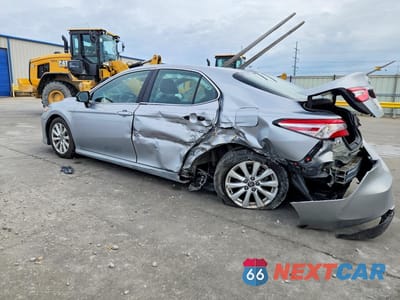 Drugie zdjęcie samochodu z przodu: 2020 TOYOTA CAMRY LE VIN:4T1C11AK5LU328670 - miniatura