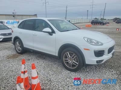 Czwarte zdjęcie samochodu z boku: 2015 PORSCHE CAYENNE S VIN:WP1AB2A27FLA61149 - miniatura