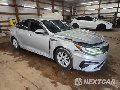 Czwarte zdjęcie samochodu z boku: 2019 KIA OPTIMA LX VIN:5XXGT4L39KG281686 - miniatura