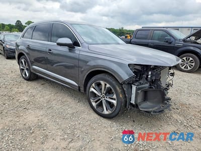 Czwarte zdjęcie samochodu z boku: 2023 AUDI Q7 PREMIUM PLUS VIN:WA1LXBF71PD013099 - miniatura