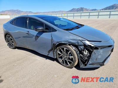 Czwarte zdjęcie samochodu z boku: 2024 TOYOTA PRIUS PRIME XSE VIN:JTDACACU6R3012102 - miniatura