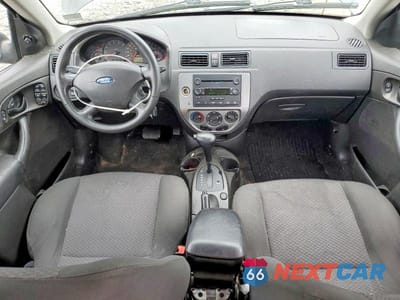 Zdjęcie 8 z 12 samochodu: 2005 FORD FOCUS ZX5 VIN:3FAFP37N25R146759 - miniatura