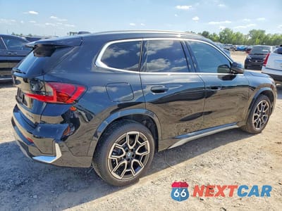 Trzecie zdjęcie samochodu z tyłu: 2026 BMW X1 XDRIVE28I VIN:WBX73EF00T5587109 - miniatura