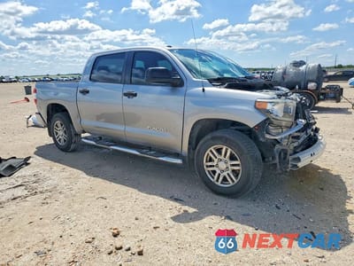 Czwarte zdjęcie samochodu z boku: 2019 TOYOTA TUNDRA CREWMAX SR5 VIN:5TFEM5F14KX137475 - miniatura