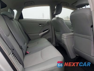 Zdjęcie 10 z 12 samochodu: 2012 TOYOTA PRIUS FOUR VIN:JTDKN3DU3C1513511 - miniatura