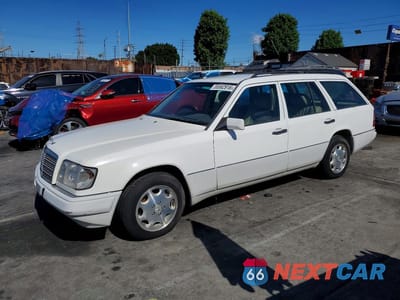 1995 MERCEDES-BENZ E 320 WDBEA92E3SF304552 - główne zdjęcie licytacji z USA - miniatura