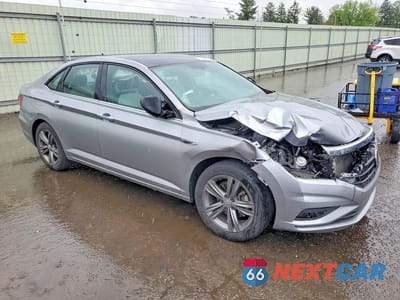 Czwarte zdjęcie samochodu z boku: 2021 VOLKSWAGEN JETTA S VIN:3VWC57BU1MM047657 - miniatura