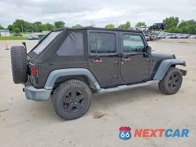 Trzecie zdjęcie samochodu z tyłu: 2017 JEEP WRANGLER UNLIMITED SPORT VIN:1C4BJWDG2HL664973 - miniatura