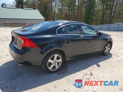 Trzecie zdjęcie samochodu z tyłu: 2012 VOLVO S60 T5 VIN:YV1622FS3C2129054 - miniatura