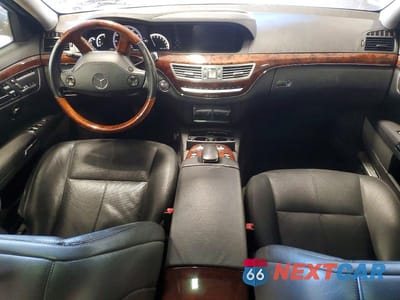 Zdjęcie 8 z 12 samochodu: 2009 MERCEDES-BENZ S 550 4MATIC VIN:WDDNG86X59A252697 - miniatura