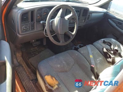 Zdjęcie 8 z 12 samochodu: 2003 GMC NEW SIERRA C2500 VIN:1GTGC24UX3Z312793 - miniatura
