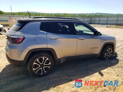 Trzecie zdjęcie samochodu z tyłu: 2023 JEEP COMPASS LIMITED VIN:3C4NJDCN9PT565216 - miniatura