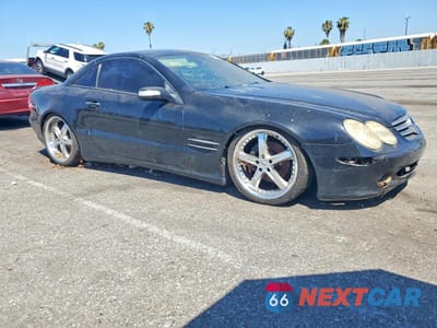 Czwarte zdjęcie samochodu z boku: 2006 MERCEDES-BENZ SL 500 VIN:WDBSK75F26F108598 - miniatura