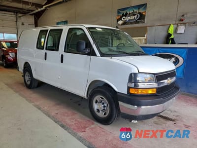 Czwarte zdjęcie samochodu z boku: 2022 CHEVROLET EXPRESS G2500 VIN:1GCWGAF79N1195887 - miniatura
