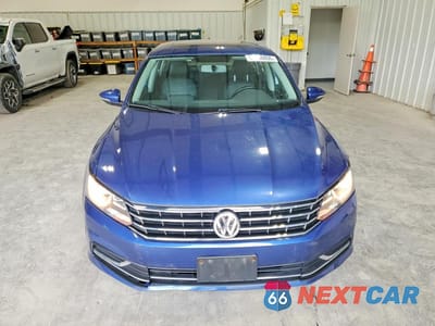 Piąte zdjęcie samochodu w środku: 2017 VOLKSWAGEN PASSAT SE VIN:1VWBT7A37HC009853 - miniatura