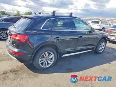 Trzecie zdjęcie samochodu z tyłu: 2020 AUDI Q5 PREMIUM VIN:WA1ANAFY3L2061841 - miniatura