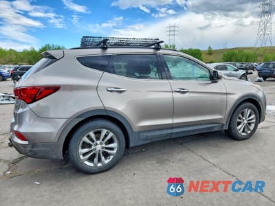 Trzecie zdjęcie samochodu z tyłu: 2017 HYUNDAI SANTA FE SPORT 2.0T VIN:5NMZU4LA9HH038006 - miniatura