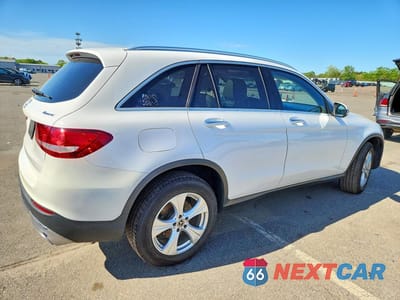 Trzecie zdjęcie samochodu z tyłu: 2018 MERCEDES-BENZ GLC 300 4MATIC VIN:WDC0G4KB2JV050205 - miniatura