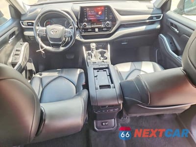 Zdjęcie 8 z 13 samochodu: 2021 TOYOTA HIGHLANDER XLE VIN:5TDGZRBHXMS120399 - miniatura