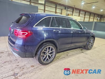 Trzecie zdjęcie samochodu z tyłu: 2021 MERCEDES-BENZ GLC 300 4MATIC VIN:W1N0G8EB3MF953754 - miniatura