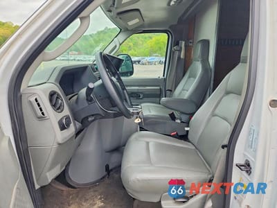 Zdjęcie 7 z 13 samochodu: 2021 FORD E450 BOX TRUCK VIN:1FDXE4FN8MDC28901 - miniatura