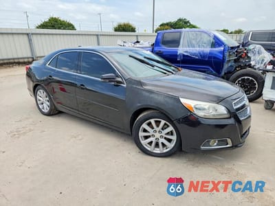 Czwarte zdjęcie samochodu z boku: 2014 CHEVROLET MALIBU 3LT VIN:1G11G5SX4EF229835 - miniatura