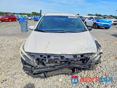 Piąte zdjęcie samochodu w środku: 2017 KIA FORTE LX VIN:3KPFK4A74HE069526 - miniatura