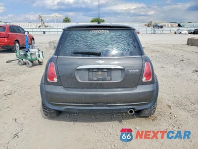 Zdjęcie 6 z 12 samochodu: 2006 MINI COOPER VIN:WMWRC33536TK71324 - miniatura