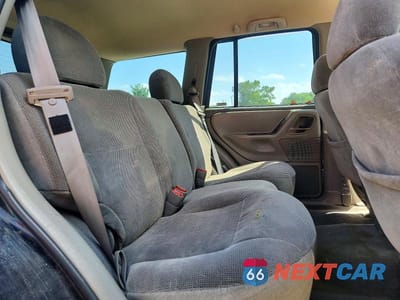 Zdjęcie 11 z 13 samochodu: 2001 JEEP GRAND CHEROKEE LAREDO VIN:1J4GW48S51C607774 - miniatura