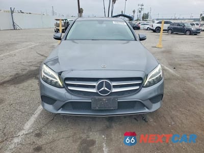 Piąte zdjęcie samochodu w środku: 2019 MERCEDES-BENZ C 300 VIN:55SWF8DBXKU299986 - miniatura