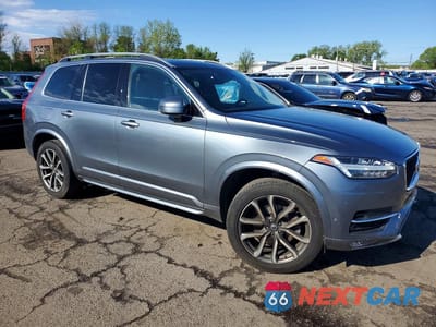 Czwarte zdjęcie samochodu z boku: 2018 VOLVO XC90 T5 VIN:YV4102PK9J1348282 - miniatura