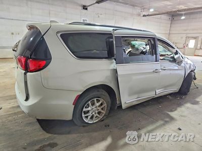 Trzecie zdjęcie samochodu z tyłu: 2020 CHRYSLER PACIFICA TOURING L VIN:2C4RC1BG9LR250815 - miniatura