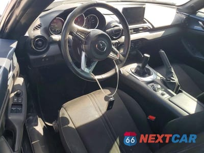 Zdjęcie 8 z 13 samochodu: 2021 MAZDA MX-5 MIATA CLUB VIN:JM1NDAL77M0460299 - miniatura