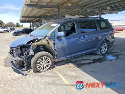 2016 TOYOTA SIENNA XLE 8-PASSENGER 5TDYK3DCXGS762052 - główne zdjęcie licytacji z USA - miniatura