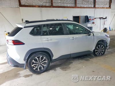 Trzecie zdjęcie samochodu z tyłu: 2026 TOYOTA COROLLA CROSS HYBRID SE VIN:7MUFBABG2TV097472 - miniatura
