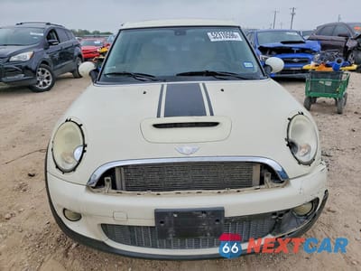 Piąte zdjęcie samochodu w środku: 2009 MINI COOPER S CLUBMAN VIN:WMWMM33539TP90336 - miniatura