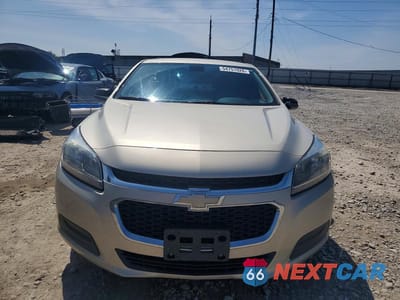 Piąte zdjęcie samochodu w środku: 2015 CHEVROLET MALIBU LS VIN:1G11A5SL0FF325672 - miniatura