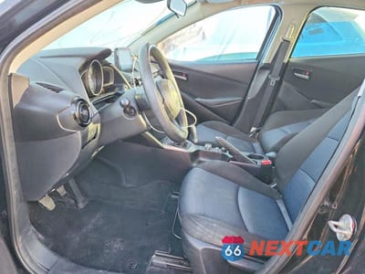 Zdjęcie 7 z 12 samochodu: 2019 TOYOTA YARIS L VIN:3MYDLBYV6KY503028 - miniatura