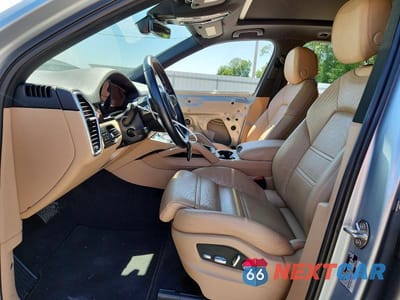Zdjęcie 7 z 13 samochodu: 2021 PORSCHE CAYENNE VIN:WP1AA2AY2MDA00869 - miniatura