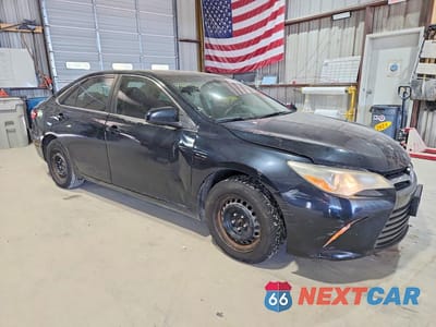 Czwarte zdjęcie samochodu z boku: 2017 TOYOTA CAMRY LE VIN:4T1BF1FK3HU269728 - miniatura