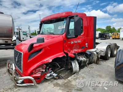 Drugie zdjęcie samochodu z przodu: 2020 VOLVO VNR SEMI TRUCK VIN:4V4WC9EG0LN239393 - miniatura