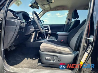 Zdjęcie 7 z 13 samochodu: 2021 TOYOTA 4RUNNER SR5 VIN:JTEMU5JR1M5938254 - miniatura