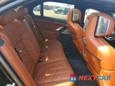 Zdjęcie 10 z 12 samochodu: 2024 BMW 740 XI VIN:WBA33EH05RCS46007 - miniatura