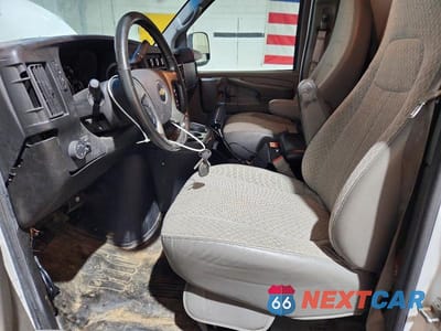 Zdjęcie 7 z 12 samochodu: 2015 CHEVROLET EXPRESS G2500 VIN:1GCWGFCF0F1168393 - miniatura