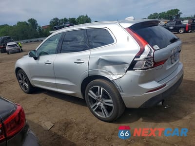 Drugie zdjęcie samochodu z przodu: 2018 VOLVO XC60 T5 VIN:LYV102RK0JB077329 - miniatura