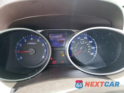 Zdjęcie 9 z 12 samochodu: 2014 HYUNDAI TUCSON GLS VIN:KM8JT3AF8EU848123 - miniatura