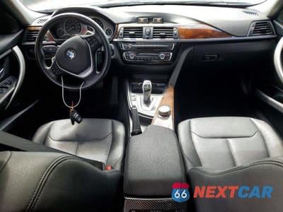 Zdjęcie 8 z 12 samochodu: 2018 BMW 320 XI VIN:WBA8A3C54JK763747 - miniatura