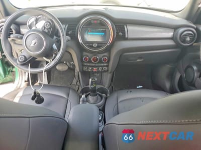 Zdjęcie 8 z 12 samochodu: 2020 MINI COOPER VIN:WMWXU7C04L2M10409 - miniatura