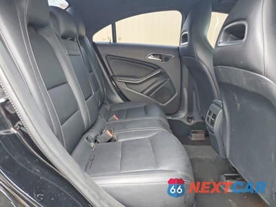 Zdjęcie 10 z 13 samochodu: 2018 MERCEDES-BENZ CLA 250 VIN:WDDSJ4EB1JN622673 - miniatura