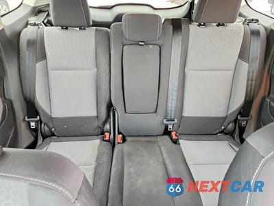 Zdjęcie 10 z 13 samochodu: 2017 FORD ESCAPE SE VIN:1FMCU9GD3HUD33291 - miniatura